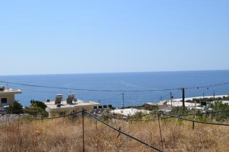 Mavros Kolympos Lotto di terreno di 1800m2 all'interno del piano urbanistico. Si trova a Mavros Kolympos e può costruire fino a 400 m2. La trama gode di vista sulle montagne e sul mare e l'acqua e l'elettricità sono nelle vicinanze. Infine, il lotto ...