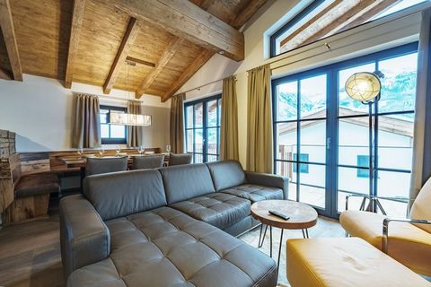 Cette luxueuse maison de vacances/chalet indépendant pour un maximum de 10 personnes est située directement à Piesendorf dans le pays de Salzbourg, à une courte distance de Zell am See, Kaprun et Saalbach-Hinterglemm et avec un arrêt de ski-bus à 300...
