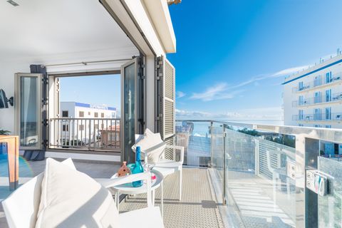 Welcome to this wonderful apartment for 4 people, boasting impressive views to the sea and 100 metres from the beach in Can Picafort. The simple and small balcony in this apartment becomes a cosy and magic place where you can admire the views while e...