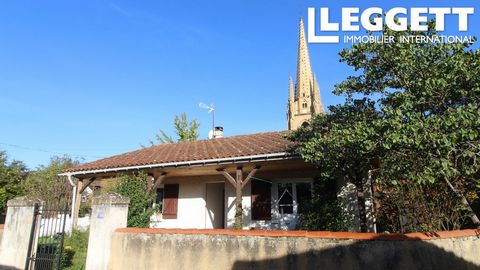 A09270 - Bungalow built in 1973 with main accommodation of 90 m², adjoining additional studio/room with independent entrance and double garage in enclosed grounds of 430 m² accessible via a single gate and a double gate. Information about risks to wh...