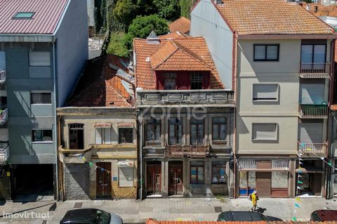 Property ID: ZMPT560669 Buildings with landscaped patios and building permits... 12 new apartments in the heart of Porto! PROPERTY DESCRIPTION: Property consisting of 2 buildings and land for construction, located at Rua Anselmo Braancamp, in Bonfim,...