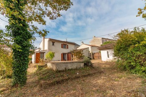 EXCLUSIVE TO BEAUX VILLAGES! Set in a popular village just a short drive / cycle ride from the riverside market town of Jarnac, this 3 bedroom village house comes with a walled garden and a detached garage. The village bar/restaurant and bakery are w...
