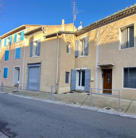 Camaret sur Aigues - Charm and authenticity for this stone village house composed of a residential part of 77 m2 and an independent room of approximately 26 m2. The two parts can be easily joined together. The residential part consists on the ground ...