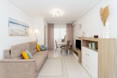 The apartment is renovated in a house with a swimming pool in a gated complex, located 240 meters from the sea, the sandy beach of Acequion and from the embankment and parks. The apartment consists of a living room, 2 bedrooms and a balcony. There ar...