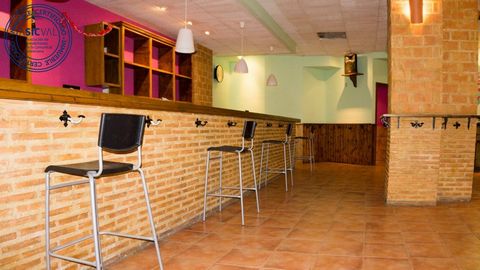 Pub for sale in Puerto de Sagunto (Edificio Bitácora).~ ~ Pub for sale in Puerto de Sagunto with license, soundproofed, air conditioning with cold and heat air pump, terrace in which you do not have to pay the town hall, since it belongs to the commu...