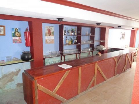 Bar Don Pepe - A commercial in the Partaloa area. (Habitable) Business opportunity! Bar / restaurant with 2/3 bedroom accommodation for sale in the quaint town of Partaloa. The property has excellent potential but is in need of modernisation and deco...