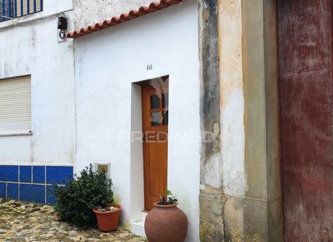 20 m2 bedroom villa recently recovered, in the old part of Odemira. With mezzanine. It has mains water and is connected to the sewer network. Electricity not connected. Needs construction of a bathroom and kitchenette Located in the old part of Odemi...