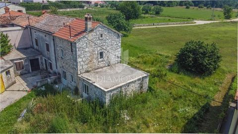 Location: Istarska županija, Barban, Barban. Istria, Barbana, dintorni Nelle vicinanze di Barbana, in una piccola cittadina, si trova questo antico. Si trova in una strada tranquilla alla fine di una fila con accesso proprio al terreno. Le prime spia...