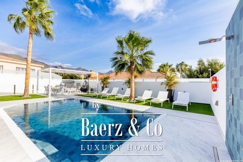 Nous sommes heureux de vous présenter un beau bungalow dans le village de Callao Salvaje au sud de Tenerife. Ce splendide bungalow moderne au design avant-gardiste offre une résidence exclusive pour ceux qui recherchent un maximum de confort et une i...