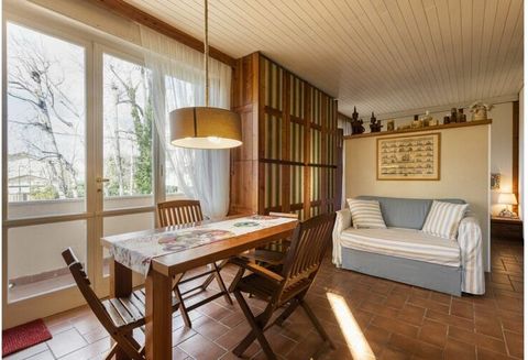 Beau studio avec balcon et climatisation à Forte dei Marmi, près de la plage. Il peut accueillir jusqu'à 4 personnes, dispose de 1 chambre et 1 salle de bain.