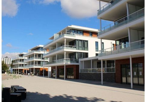 Die Ferienwohnungsanlage liegt direkt am Südstrand und hat dadurch eine ganz besondere Lage an der deutschen Ostseeküste. Die Wohnung liegt in der zweiten Reihe, im 2. OG. Durch die versetzte Bauweise haben Sie einen fantastischen Blick direkt auf di...