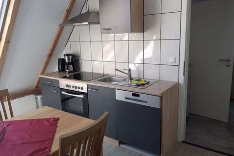 Die Ferienwohnung bietet ein großes Wohnzimmer mit Balkon sowie eine helle Küche mit allem Komfort. Es stehen zwei Schlafzimmer, eines mit Doppelbett und eines mit zwei Einzelbetten zur Verfügung. Weiterhin ist ein helles, modernes Bad vorhanden. Im ...