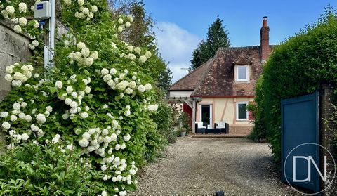 Longère de caractère avec jardin à 19 km de Rouen, Seine-Maritime (76), à vendre. Située, au calme, dans le petit village de Blainville-Crevon à 19 km de Rouen-gare 20 min), cette lumineuse longère de caractère offre d'agréables volumes pour une surf...