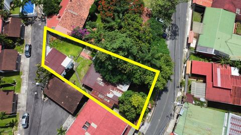 Location: Quiet residential area in the heart of San Rafael, Escazú Property Size: 526 m² Sale $200,000 - Structure of the 2 houses are to be demolished. - The land is flat, 3 houses of 2 levels can be built. According to land use. Nearby Amenities: ...