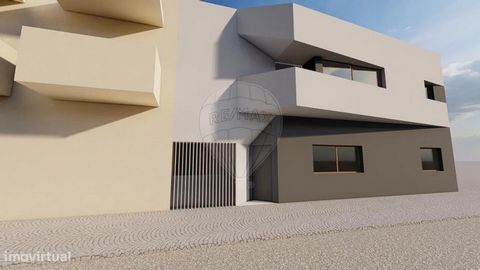 Building under construction 600m from Quarteira beach   With only three floors in a privileged location. Excellent opportunity for investors or for those who want to live near the sea. The proximity to the beach, restaurants and all kinds of services...