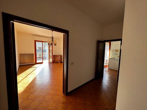 Orbetello - Albinia apartment for sale In a village with southern exposure, we offer an exclusive, very bright apartment on the third floor with elevator. The property consists of entrance hall, kitchen with fireplace and terrace, a living room with ...