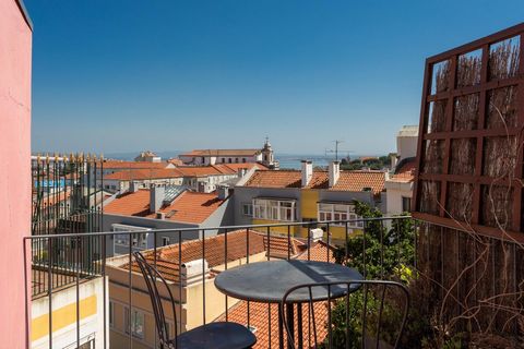 **Charming Hotel in the Heart of Lisbon for Sale** Discover this magnificent hotel located in the vibrant center of Lisbon, a unique opportunity for discerning investors. This newly built establishment offers 17 elegant and comfortable rooms, all wit...