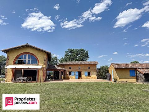 A 10 mn de Saint Lys, 30 mn de COLOMIERS - AIRBUS, 40mn centre de Toulouse. Barbara BONIFAS et Lionel CAUJOLLE vous présentent, en exclusivité, dans un cadre idyllique, cette ancienne ferme entièrement rénovée avec vue imprenable sur la nature boisée...