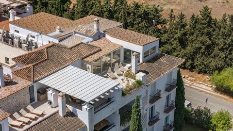 Located in Nueva Andalucía. 8 bedroom penthouse across from Real Club Padel. Perfect rental investment. Stunning newly renovated 8 bedroom property, with fantastic location and facilities. A must visit!