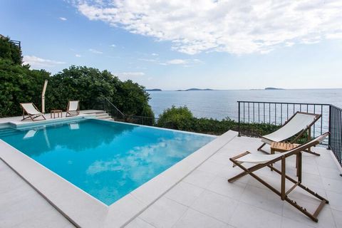 Apartments Villa Mirjana are located in Mlini, in Zupa dubrovacka, 8 km from the Old Town of Dubrovnik and 5 km from Old Town of Cavtat. Mlini is a small, idyllic fishing settlement located halfway between Dubrovnik and Cavtat with intact beauty, ric...