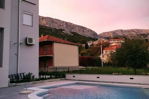 Apartments Villa Salona Sky are self catering accommodation located in Solin, 8 km away from Split center. Property features 6 accommodation units. Private parking is provided, reservation is not required. Shared swimming pool with beach chairs and s...