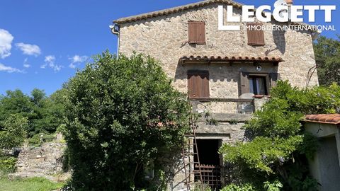 A31689CTG66 - Traditional stone mas, with important local history, currently divided into a crêperie/restaurant and a private residence with existing tenants in both parts, providing an income of around 1k€ per month. Large garden, with private acces...