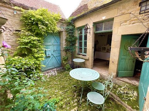 Kom en ontdek dit sublieme landhuis in het hart van het dorp Tannay. In dit charmante dorp met een rijke geschiedenis vindt u alle voorzieningen die u nodig heeft om comfortabel te leven midden in de natuur: apotheek, supermarkt, kapper, café, restau...