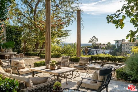 Nestled in the Hollywood Hills, this hideaway boasts a rich history dating back to the 1930s. The thoughtful ground-up restoration by Parisian AD100 designer Jean-Louis Deniot was featured in the June 2019 Architectural Digest. Its Tudor facade opens...