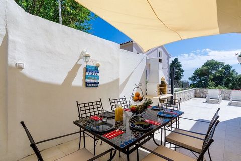 Holiday Home Lungo Mare is self catering accommodation situated in Mlini, a lovely village near historic Dubrovnik. Property features furnished terrace with sunbeds. Outdoor dining area and private garden with BBQ facilities will be at guests' dispos...