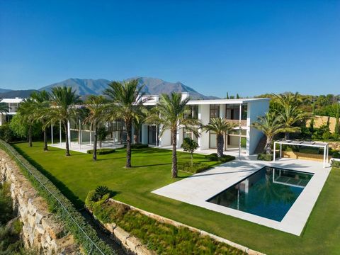 Maison GADAIT offers you an unprecedented opportunity to become the owner of this superb villa nestled in the heart of the Costa del Sol, one of Spain's most coveted regions. Imagine yourself in this luxurious residence, where every day begins with a...