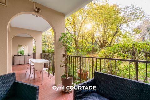 Montpellier, Dpt Hérault (34), Appartement secteur des Beaux-Arts de 103m² avec terrasse de 18m²