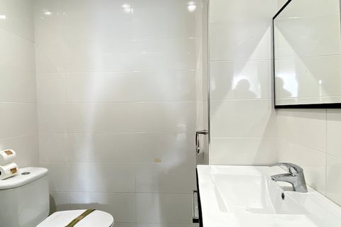 This beautiful villa with a private pool is the ideal choice for larger groups or families, accommodating 6-10 people. The villa is thoughtfully laid out with a spacious living room, a fully equipped kitchen, and a guest toilet on the ground floor. U...