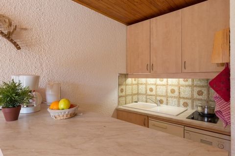 Just 50 meters from the ski area, this second-floor apartment on Rue du Rouchas offers a cozy and well-equipped retreat in the Rhône-Alpes region. With elevator access and a private balcony, it’s ideal for couples or small families looking to enjoy b...