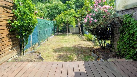 Maison 3 à 4 chambres, beau jardin dans rue calme