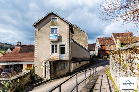 Maison de village à vendre de 4 pièces et GRANGE à TROUHAUT (21)