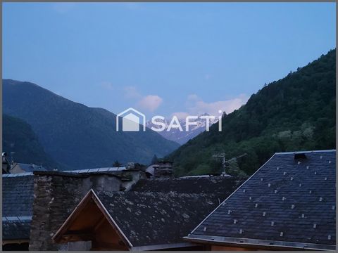 En région Midi Pyrénées, charmante maison T8 de 195m² et 7 chambres, dépendance, cour, cave, garage.