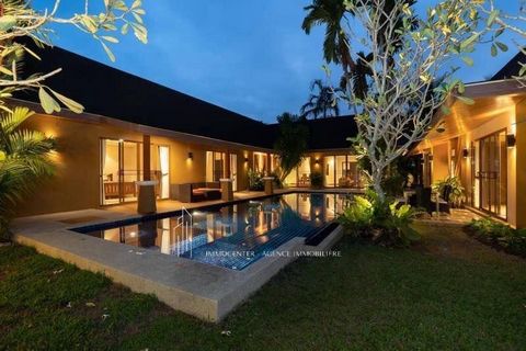 Te koop Luxe villa in Phuket | PA KLOC PA KLOK | 3 master suites | 850 m2 grond | 22 miljoen THB ( 582000 €) Ontdek de Villa, een prachtig pand in moderne Thaise stijl, genesteld in een groene omgeving in Phuket, in het hart van het gewilde PA KLOC P...