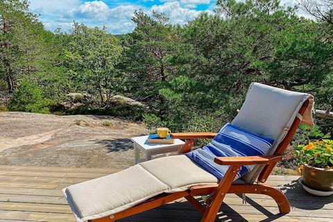 Charming holiday home in a quiet cottage area on Vesterøy, just a few hundred meters from Vauerkilen swimming area and the beautiful Norwegian archipelago. The holiday home has 2 terraces and annex with lots of patio where you can follow the sun all ...