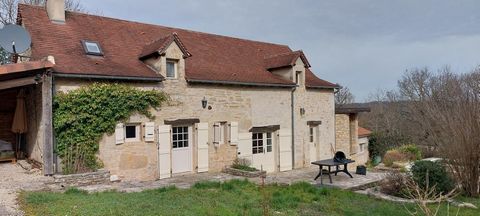 Au bout de l'allée , une superbe maison de charme , avec piscine !