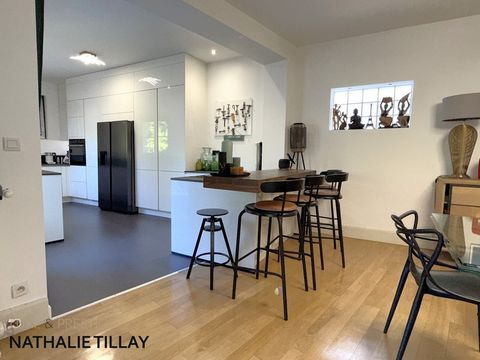 Orléans , à vendre, belle maison contemporaine, design et parfait etat, 215 m² , sous sol chauffé de 90 m², garage vélos et jardin