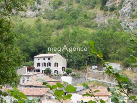 Maison à rénover de 196m2 avec vue imprenable