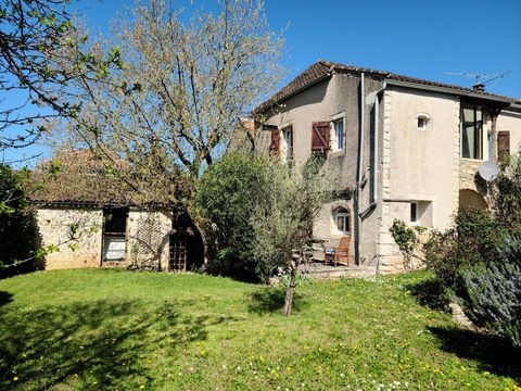 Maison de charme, grange et jardin intimiste.