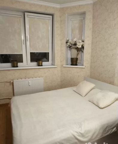 ID в ИМЛС: 46925087 Сдам посуточно 1-комн. квартира ( г Королёв ул Ленина 27). Дом: материал стен - кирпично-монолитный, вид дома - новостройка, этаж - 7, этажность - 25. Объект: тип комнат - изолированные, сан.узел - совм., окна - двор+улица, пол - ...