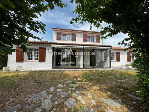 SAINT-TROJAN LES BAINS, GRANDE MAISON T8 de 183m² sur son terrain clos de 817m²