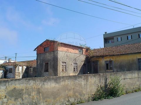 - Magnifico terreno com duas moradias para restauro ou possibilidade de construção em altura (processo em análise), localizado em zona privilegiada de Esmoriz Ovar;   - Brevemente, disponibilizamos mais fotografias e detalhes do imóvel;   - Agende de...