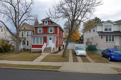 Unassuming 3 Bedroom colonial on a 7438 sq foot lot with 2 car garage. Step inside and be blown away with upgraded kitchen and baths, wood floor, central air, new heating system and more.... Features: - Dishwasher - Air Conditioning - Terrace
