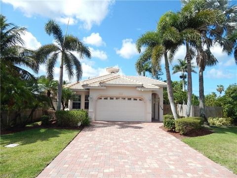 Privacy, Space And Southern Exposure! It Doesn't Get Any Better Than This!!! Amazing, One Of A Kind Property, In Naples Park! Completely Fenced In. This Property Boasts A Fully Furnished, 'Turn Key