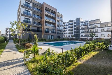 1+1 Appartement te koop in Antalya Altıntaş Luxe Complex Dit privé-appartement biedt luxe en comfort en wacht op u met zijn grote tuin en modern design.   Kenmerken van de site: Parkeergarage Versleutelde aanmelding Zwembad Kinderpark Pergola Lift Ke...