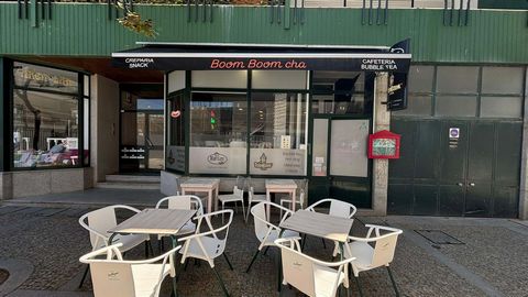 Café/Creperie Sale A Unique Opportunity in Esposende Looking to invest in a ready-to-go business in a prime location? This is your chance! A charming and well-established Creperie & Café, fully operational, is available for sale, located in a highly ...