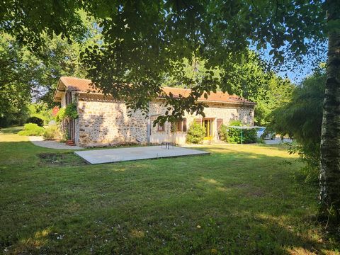 Etagnac - Maison en caractre - 5 pieces - 174m2 - habitables - terrain et dependences - 16150